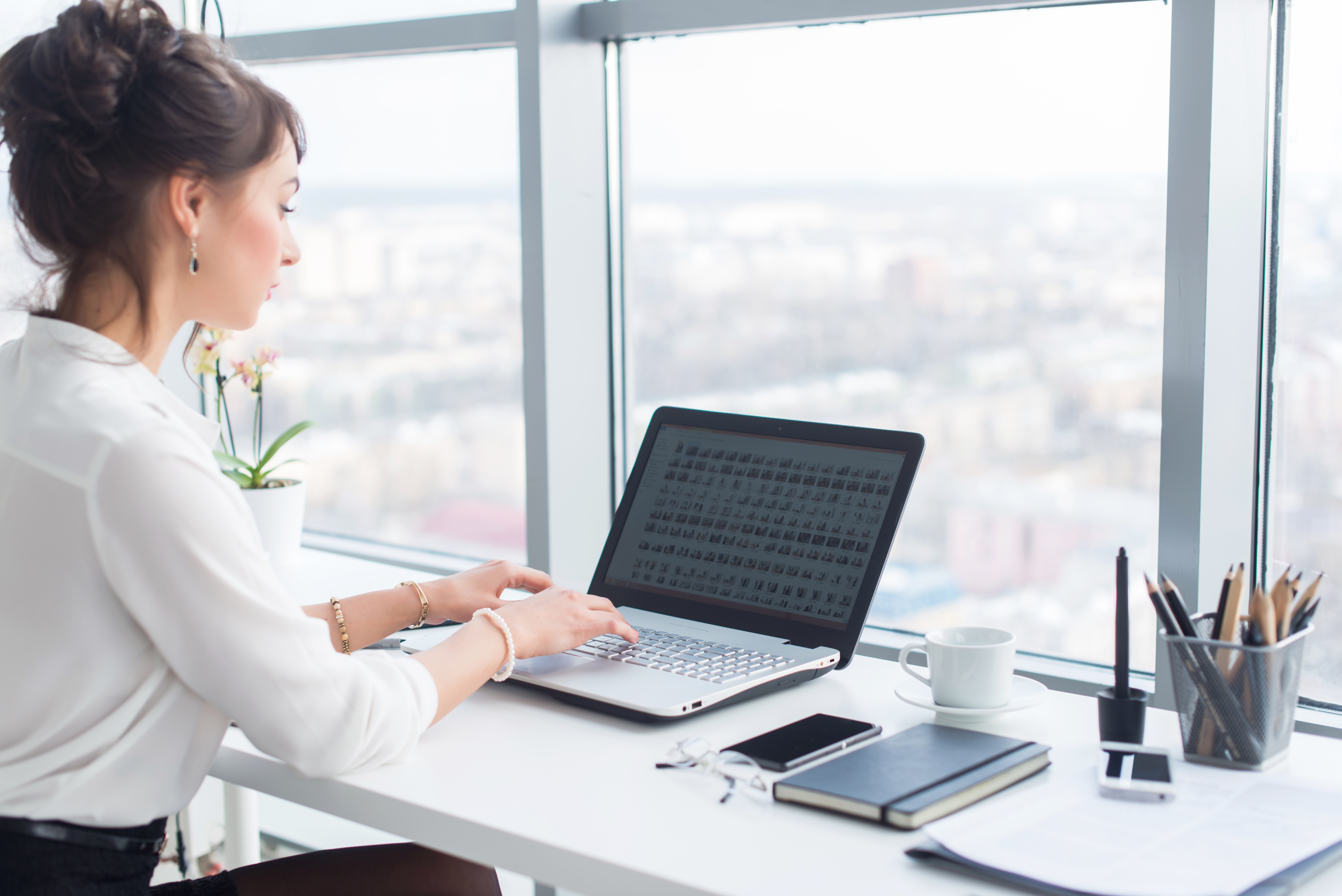 girl on computer